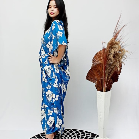 0111/ Blue Hibiscus Flower pattern Kaftan - Picture 4 of 10